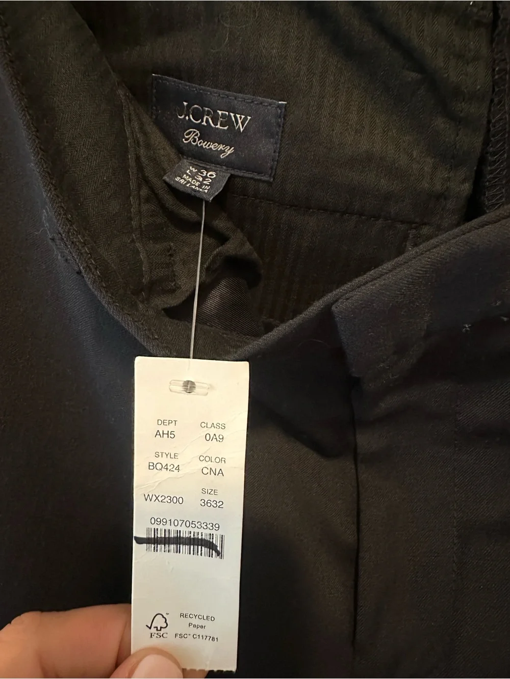 NWT! J.Crew Bowery Navy dress pant in wool blend. Men’s 36X32